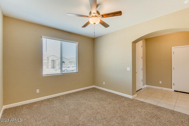 Building Photo - 41329 W Curtis Ln