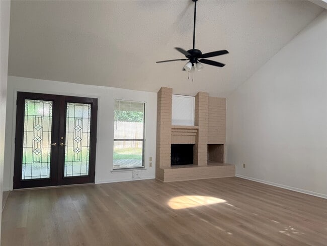 Foto del edificio - 9826 Chiselhurst Dr