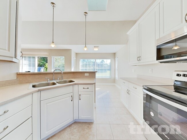 Building Photo - 55 Russo Dr