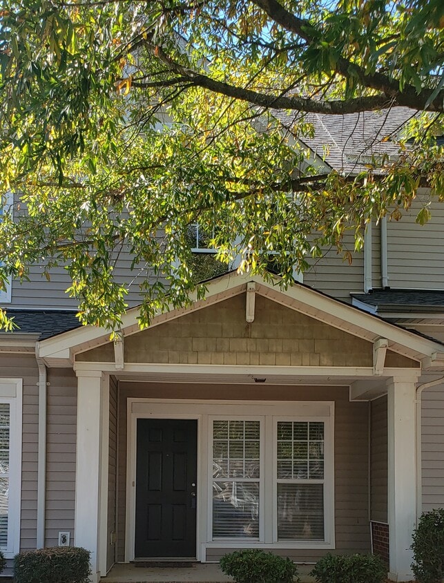 Entrance - 1011 Laparc Ln