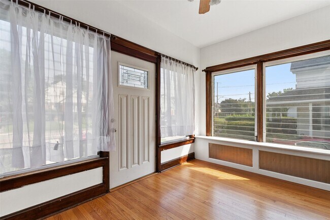 Foto del edificio - 53 Sherwood Ave