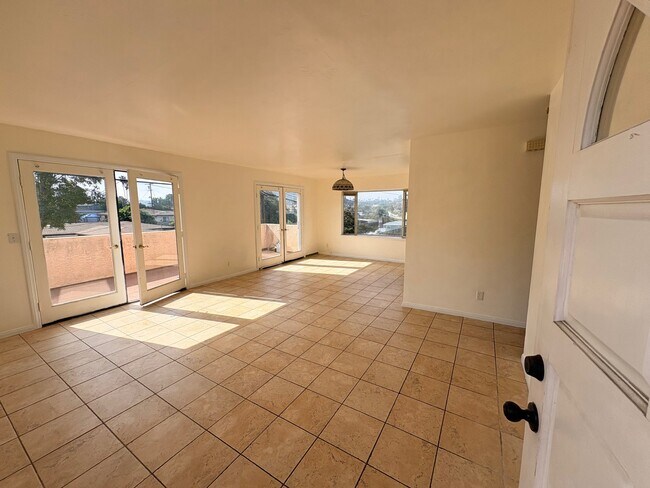 Foto del edificio - 6052 Horton Dr