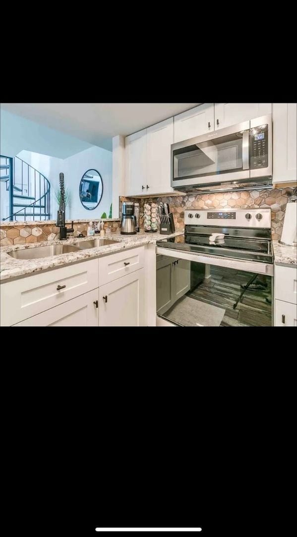 Foto del edificio - 11540 N May Ave
