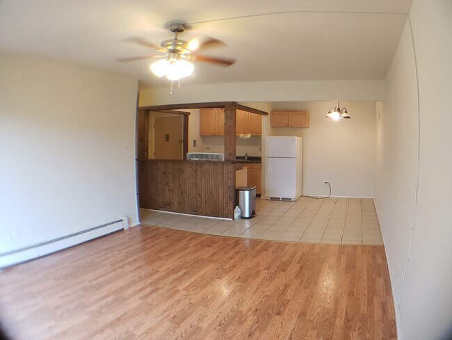 Foto del edificio - 7S065 Suffield Ct