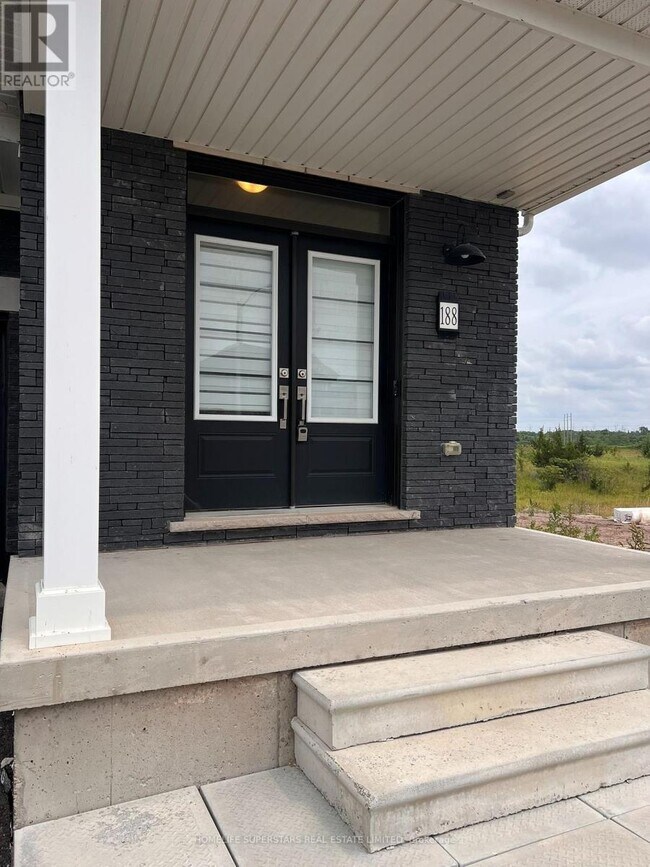 Building Photo - 188 Aviron Cres