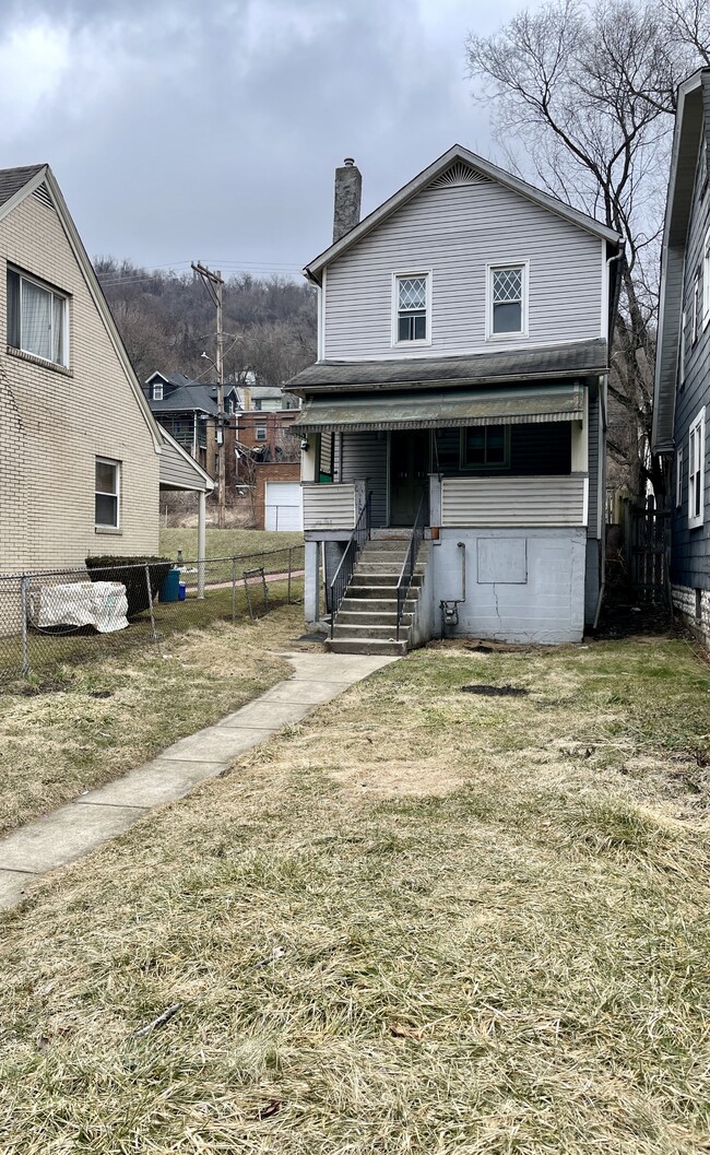 Building Photo - 347 Midland Ave