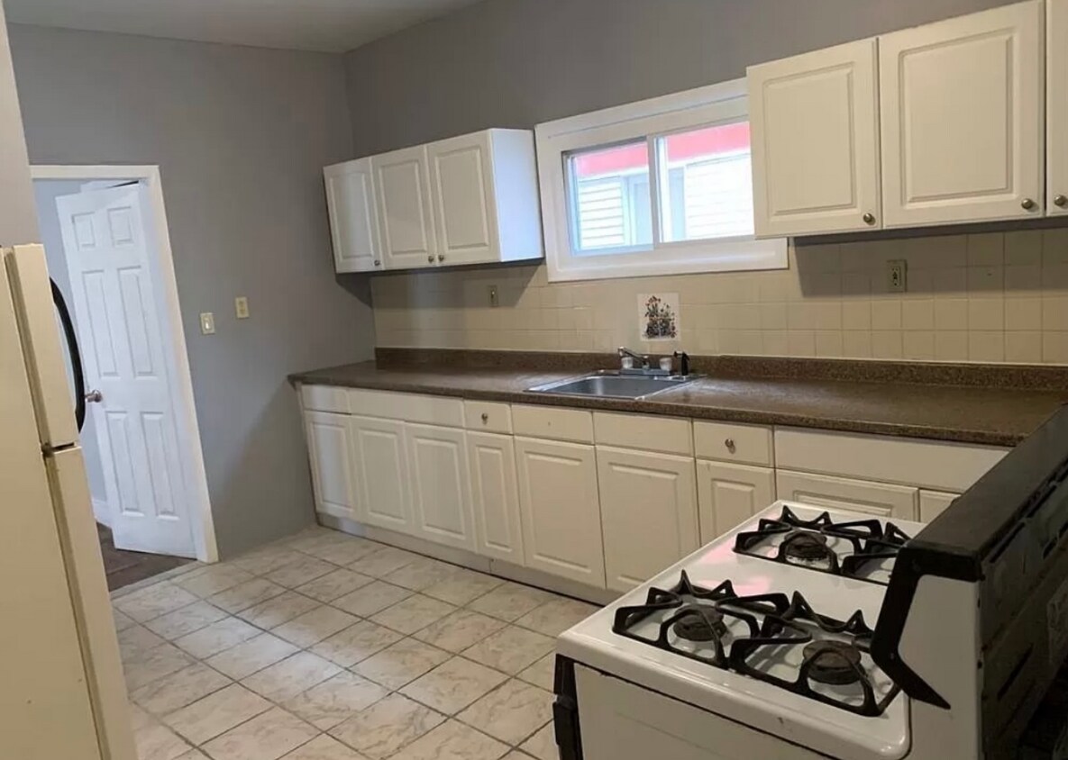 381 Leslie St Unit 2, Newark, NJ 07112 Apartments in Newark, NJ