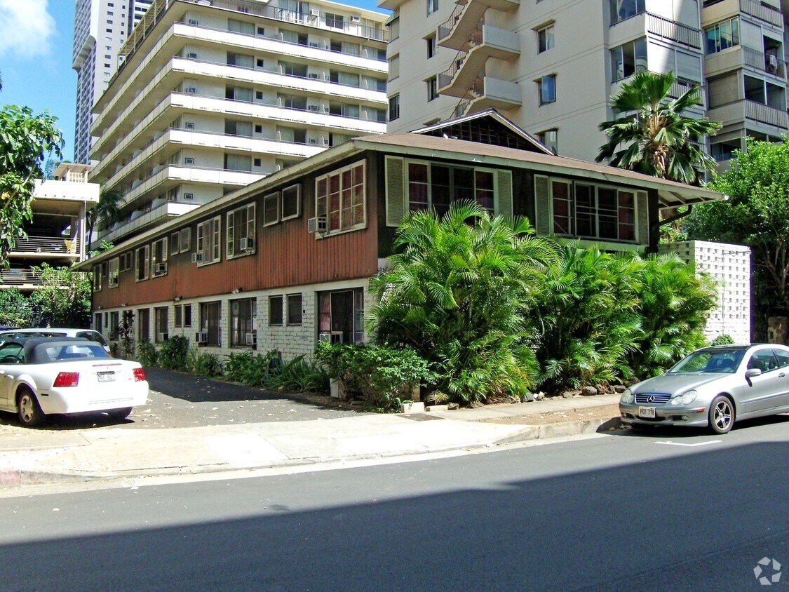 Primary Photo - 423 Kaiolu St