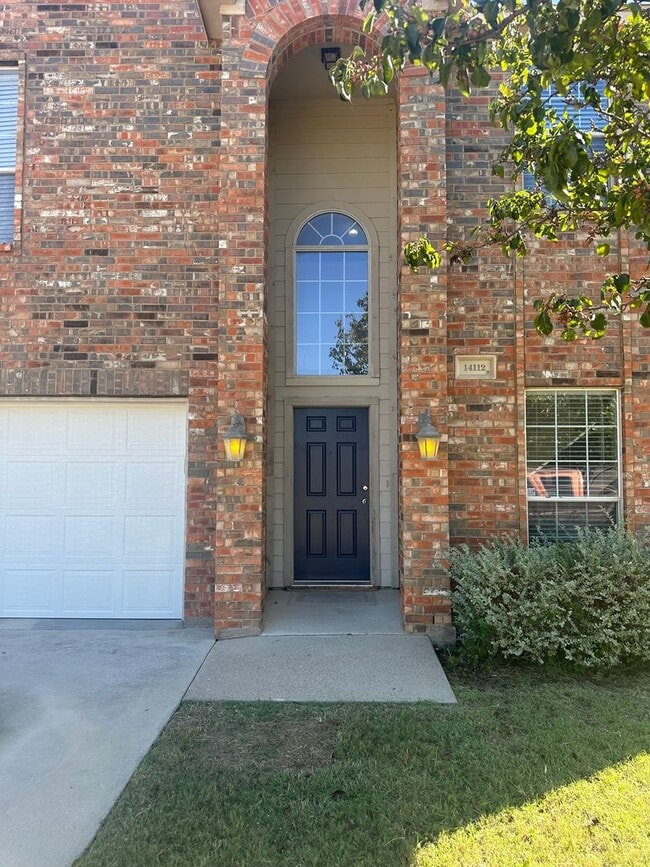 Building Photo - Spacious 4/2.5 Rental in Great ISD & LOTS ...