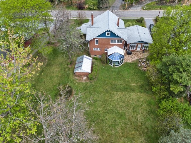Building Photo - Cozy Apartment in Premium Christiansburg Area
