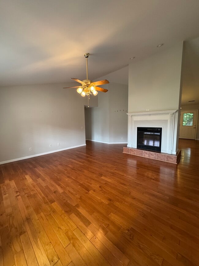 Building Photo - 224 Brookside Dr