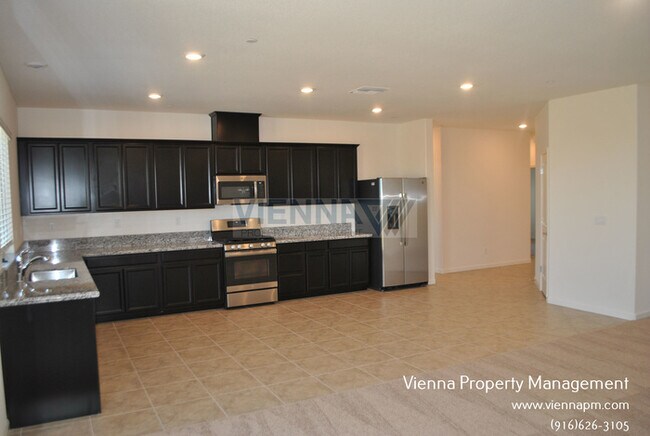 Building Photo - Gorgeous West Roseville Solar Home