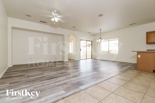 Foto del edificio - 16860 W Cottonwood St