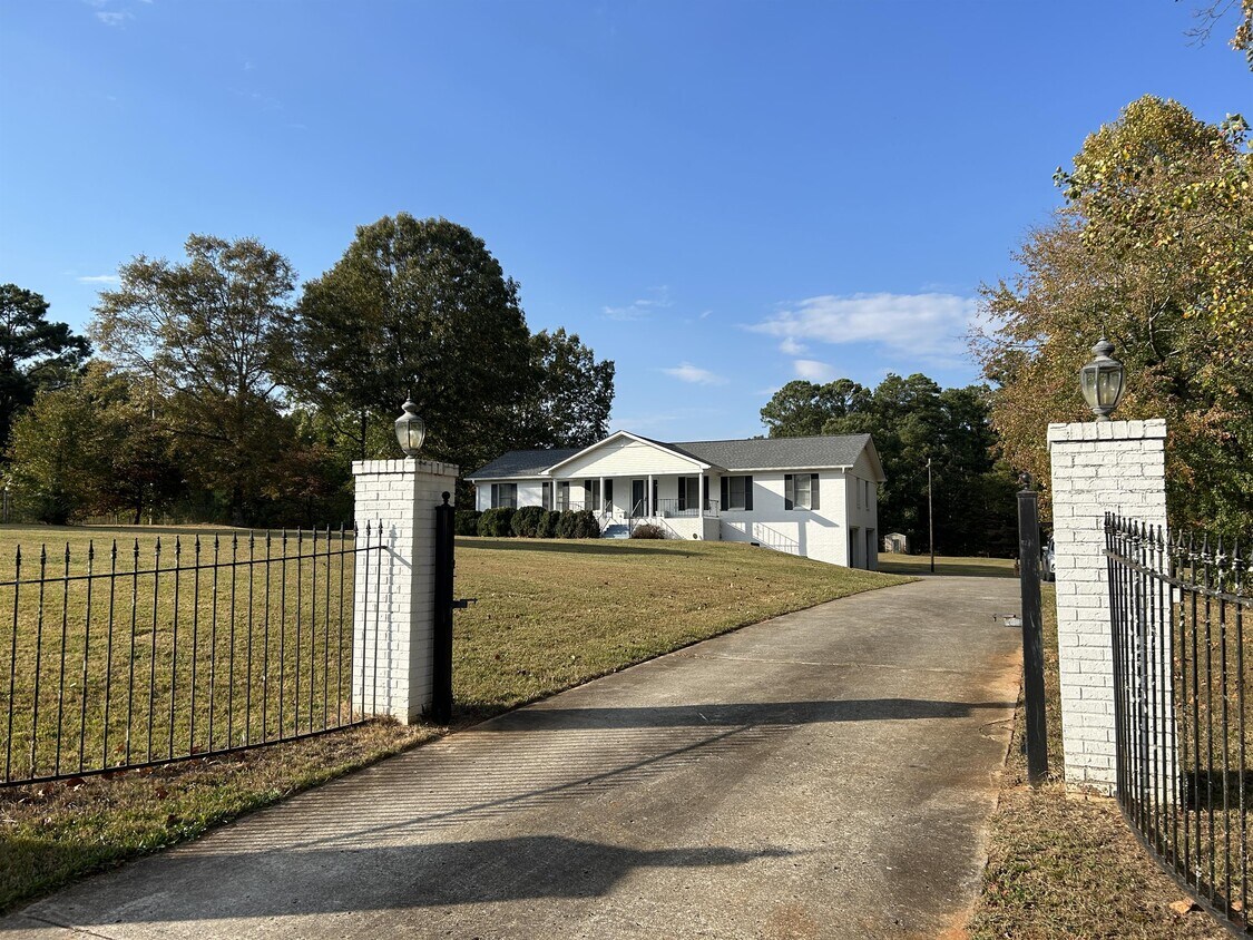 Primary Photo - 1447 Blake Bottom Rd NW