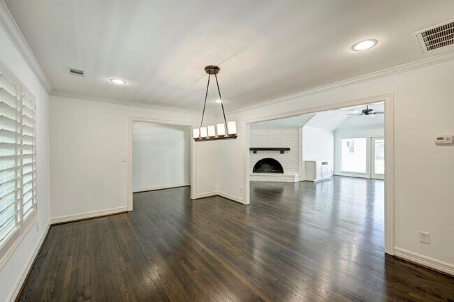 Foto del edificio - 7903 Burgoyne Dr.