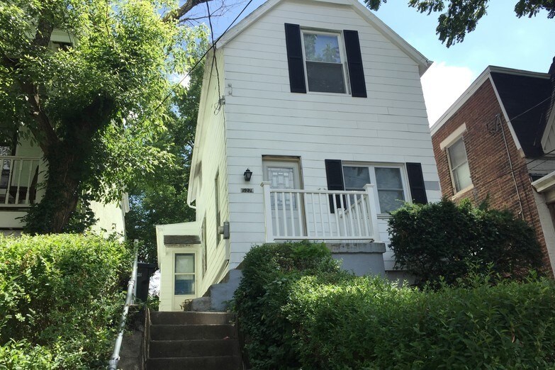 527 Riddle Rd Cincinnati Oh 45220 House For Rent In Cincinnati Oh Apartments Com