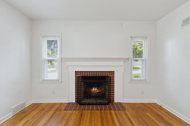 Foto del edificio - 504 Roland Ave