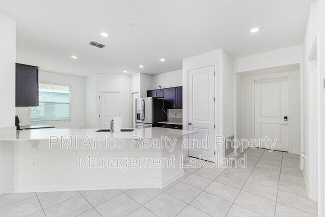 Foto del edificio - 1121 Deepwater Cir
