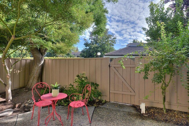 Foto del edificio - 4464 Openmeadow Ct