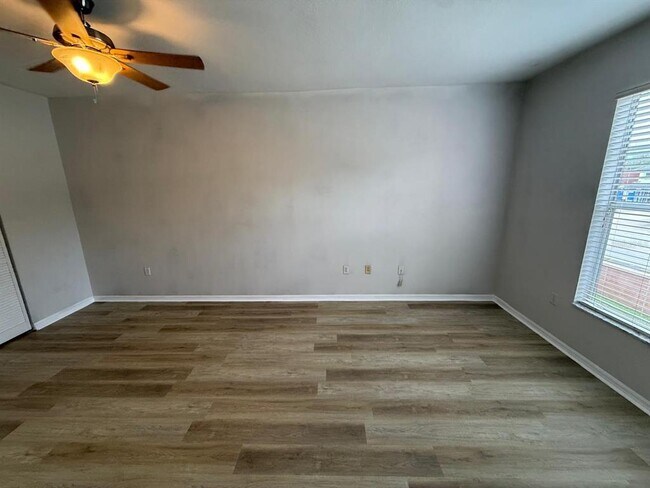 Foto del edificio - 5506 Metrowest Blvd