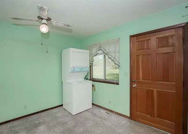Building Photo - 642 Manchester Dr