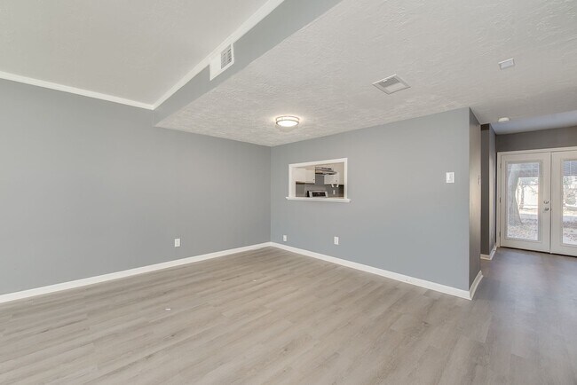 Foto del edificio - 3 Bed, 1.5 Bath Townhome in Bryan for August Move In!