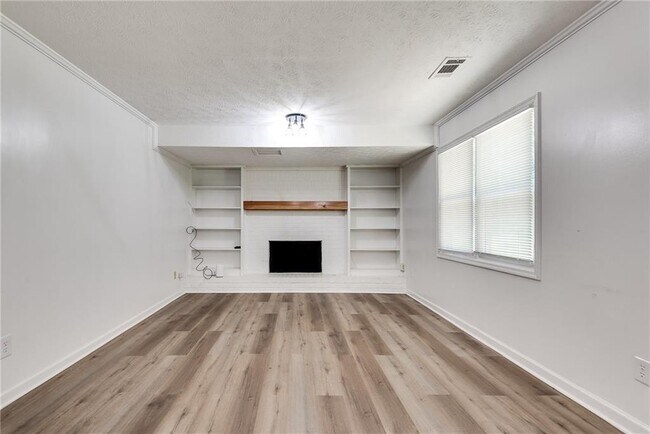 Foto del edificio - 597 Field Cliff Dr