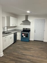 Building Photo - 2751 Cannon Ave