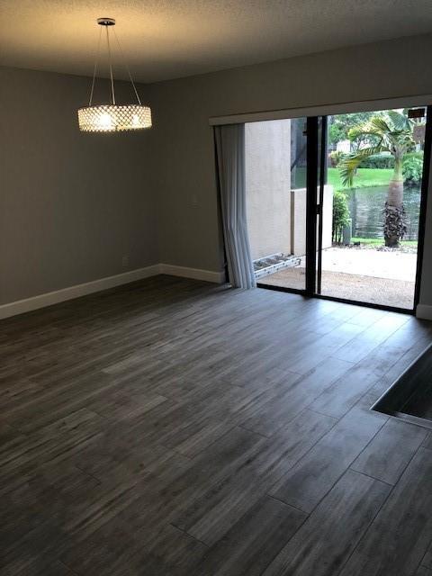 Foto del edificio - 22028 Las Brisas Cir