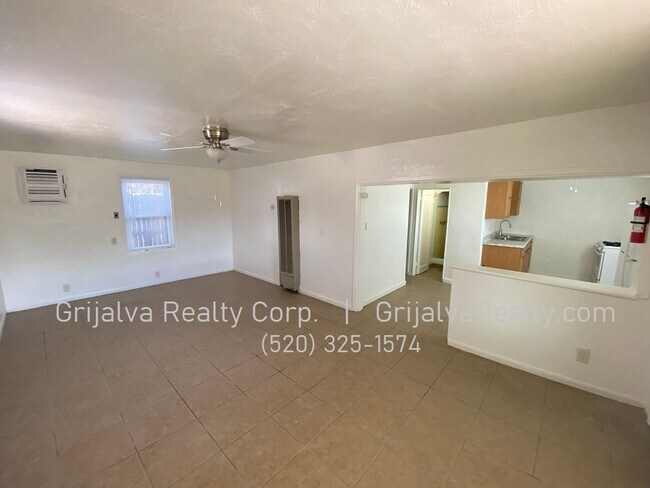 Foto del edificio - Cute & Cozy 1 Bedroom House on Large Lot (...