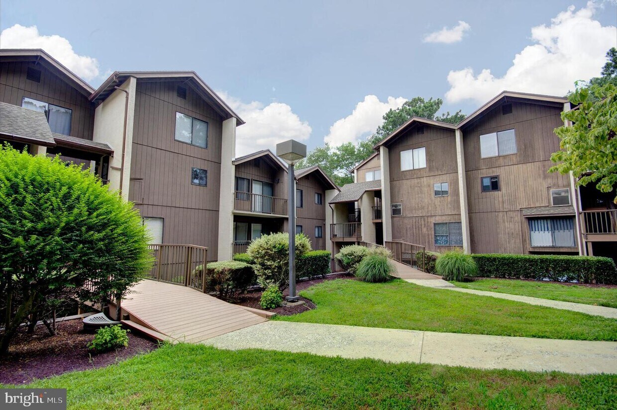 Primary Photo - 228 Canal Park Dr