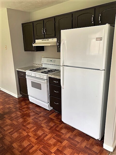 Building Photo - Charming 3 Bedroom 2 Bath Ranch!