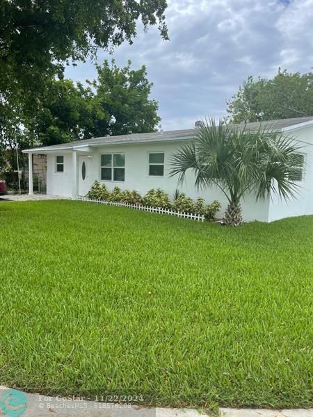 Foto principal - 730 SW 14th Ct