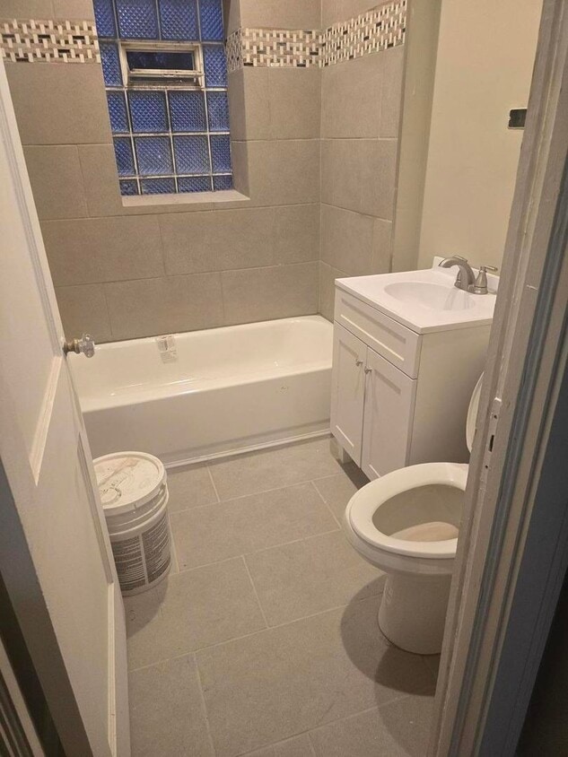 Building Photo - 9632 S Charles St