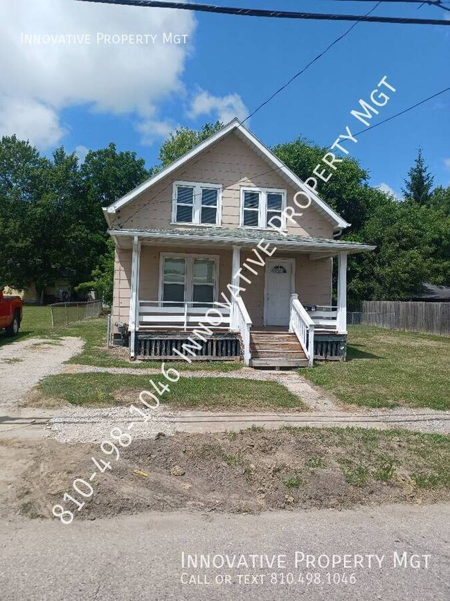 Building Photo - 3012 S Grand Traverse St