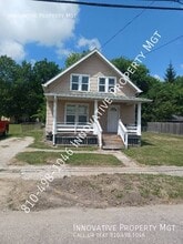Building Photo - 3012 S Grand Traverse St