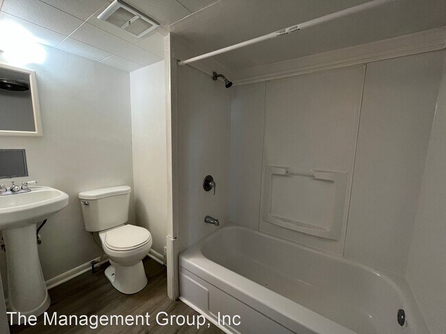 Building Photo - 4 br, 2 bath House - 1111 S Washington Street
