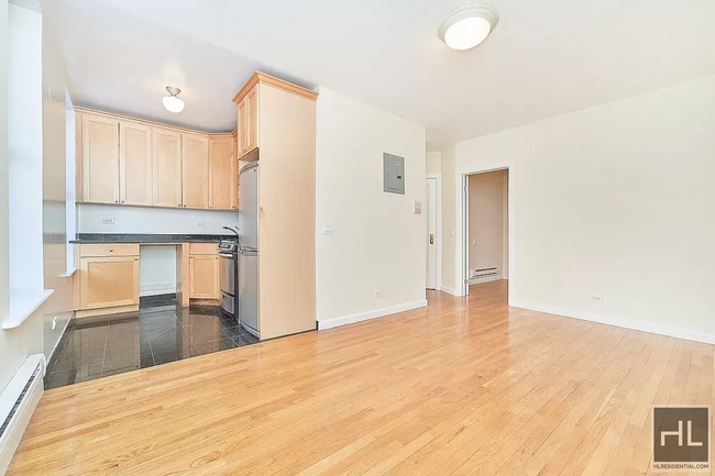 Building Photo - MOTT STREET