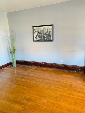 Foto del edificio - 8331 S South Shore Dr