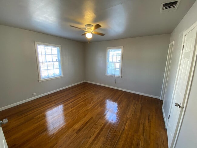 Foto del edificio - 2405 22nd St