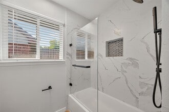 Building Photo - 11742 N Little John Cir