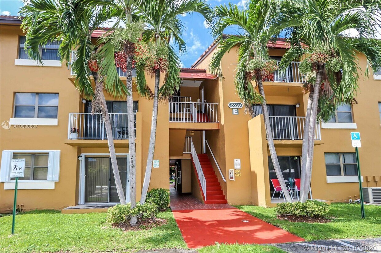 Foto principal - 15550 SW 80th St