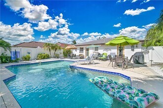 Building Photo - 572 105th Ave N