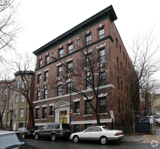 Foto del edificio - 1627 Lamont St NW