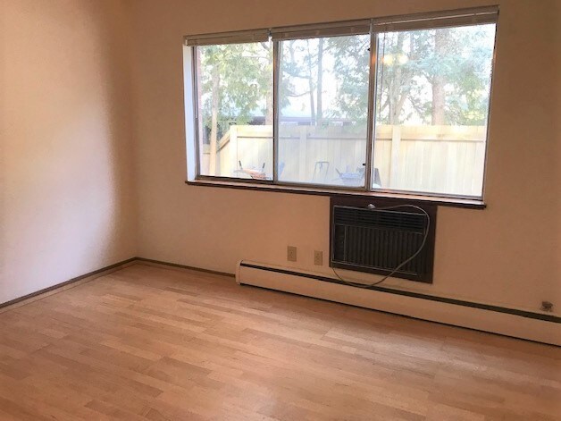 Building Photo - 1715 Camus Ln