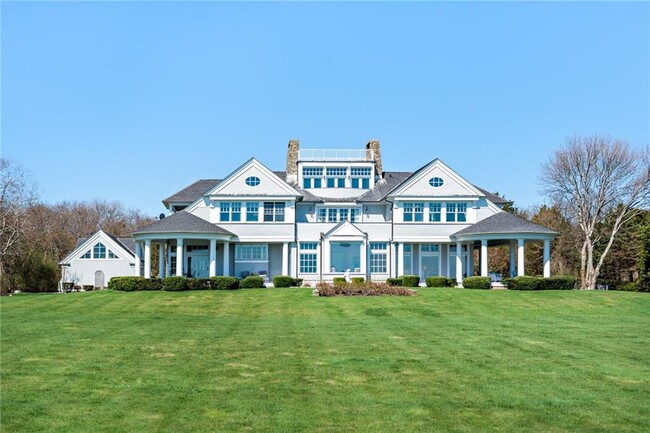 Foto del edificio - 597 Beavertail Rd