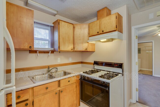 Building Photo - 1500 Heard Ave