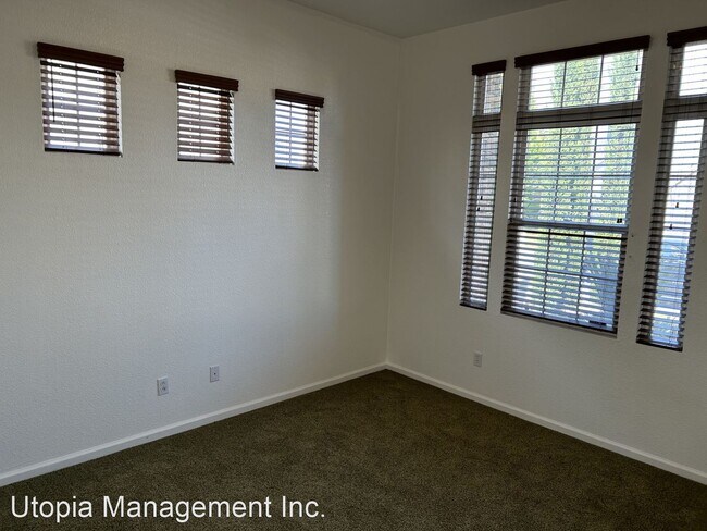 Building Photo - 4 br, 3.5 bath House - 3906 Glacier Court