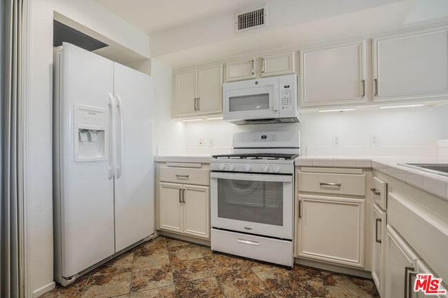 Foto del edificio - 13200 Pacific Promenade