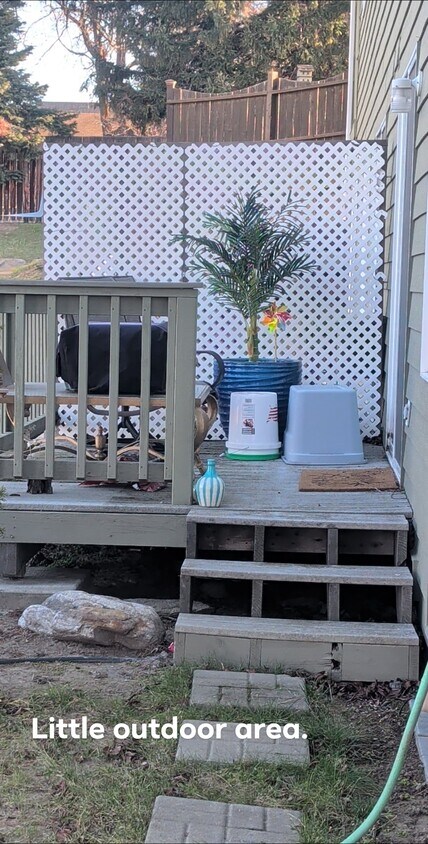 Foto del edificio - 939 N Baker Ave